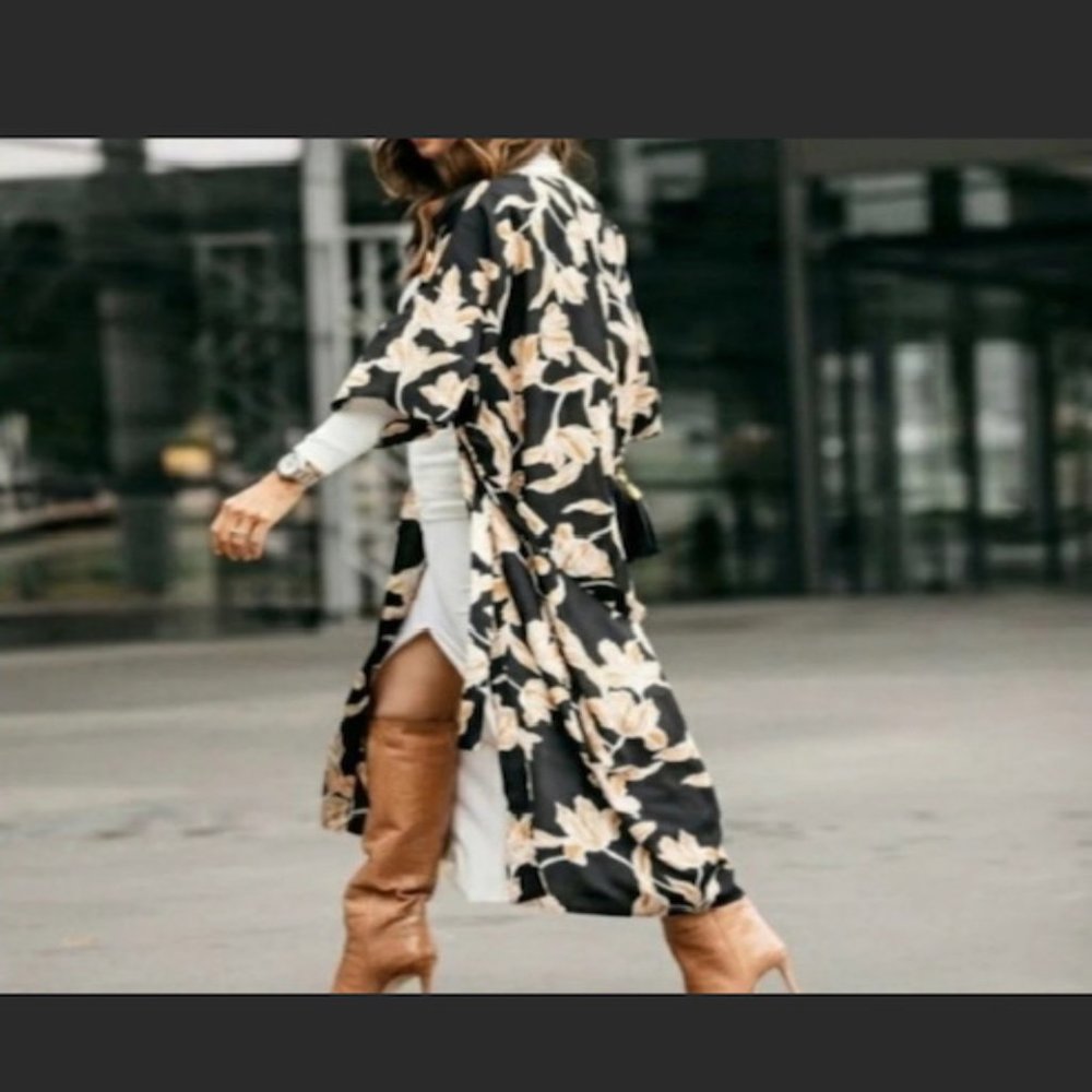 Maison Du Soir luxury LA Floral robe kimono